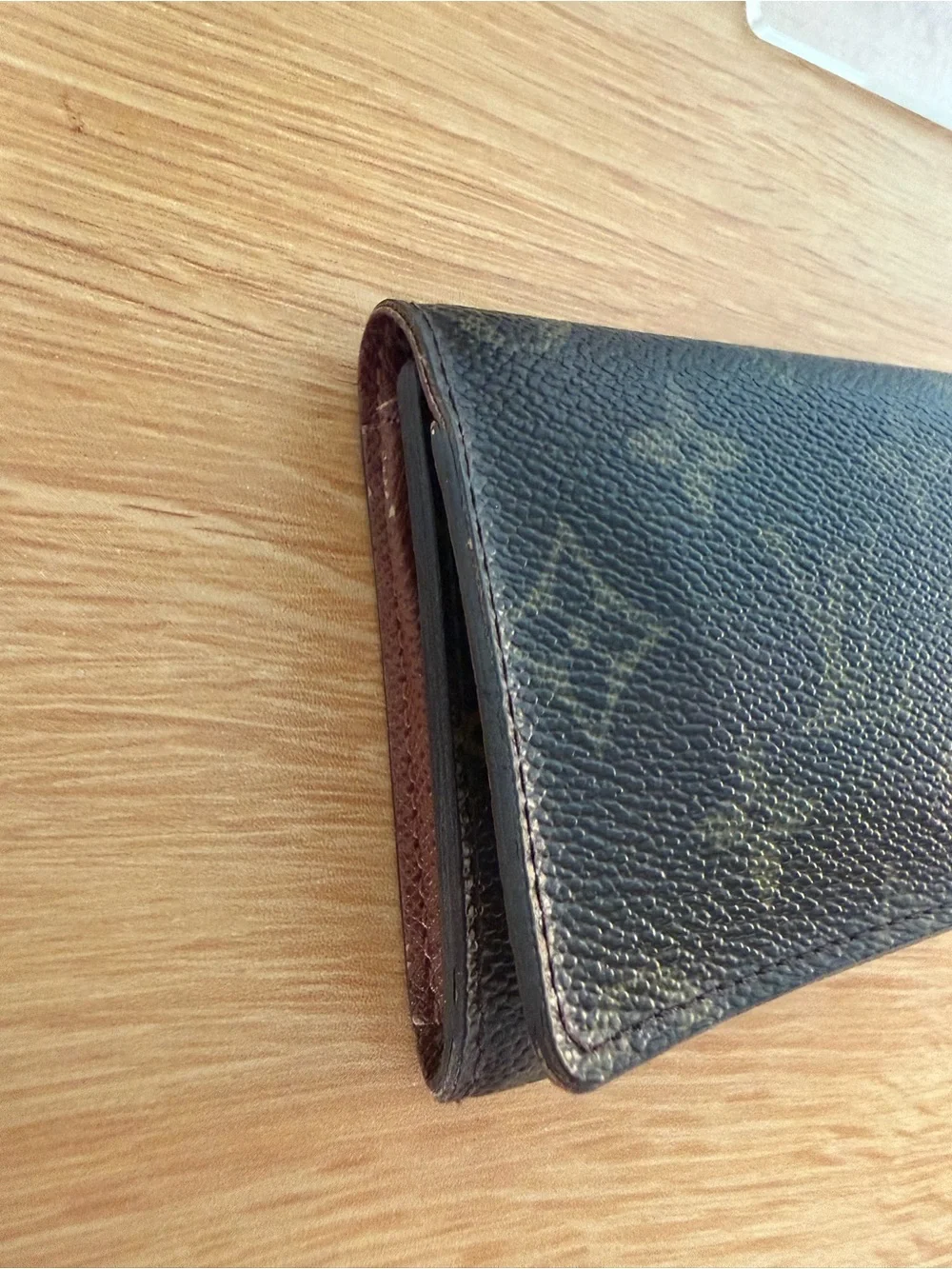 Louis Vuitton Bifold Leather Cardholder/Wallet *Rare Item* - Picture 3 of 12